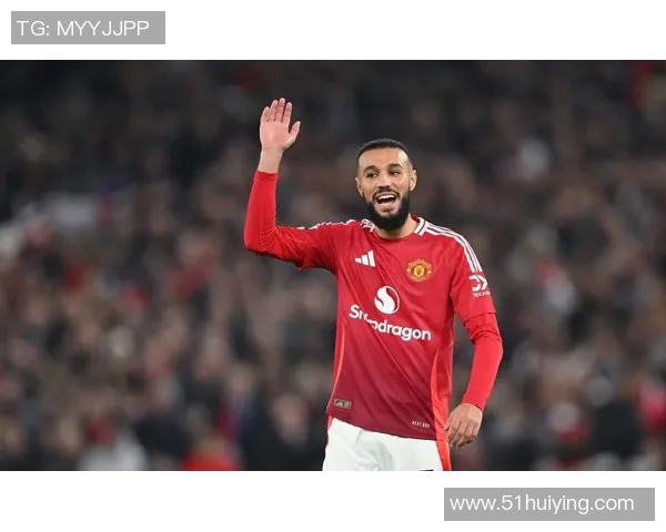 英超球队曼联宣布签约新后卫，将在下场比赛中强强联手夺三分